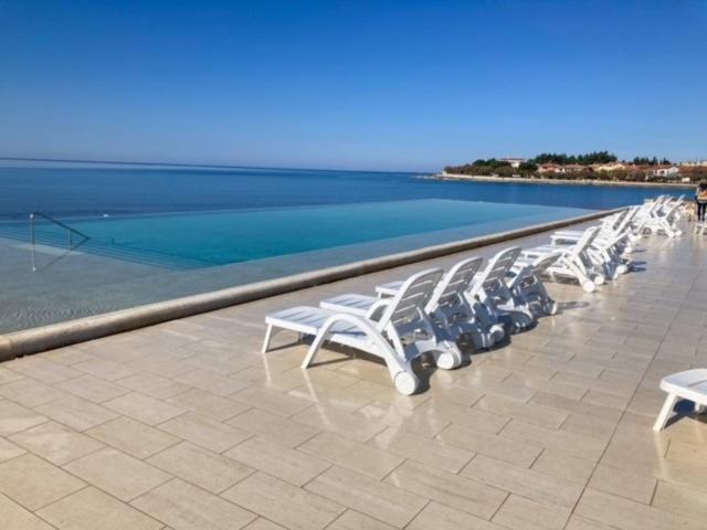 Villa Vienna Novigrad  ภายนอก รูปภาพ